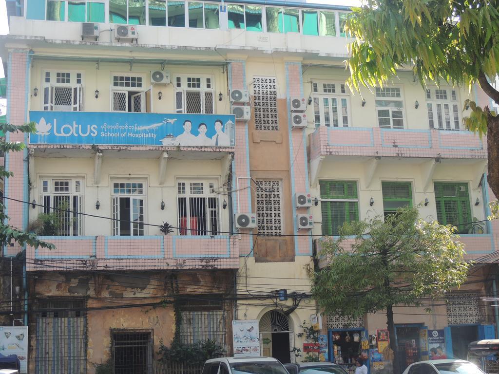 Lotus Bed & Breakfast Yangon Exterior foto